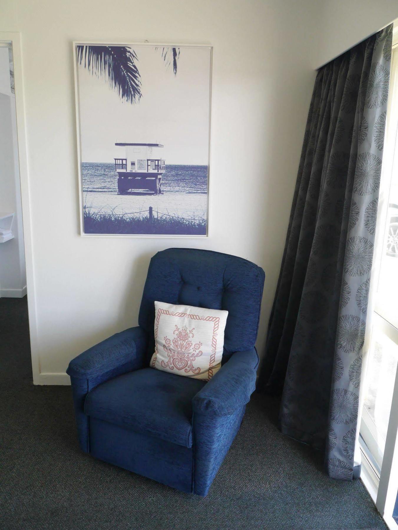 Raglan Palm Beach Motel Esterno foto